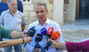 Mitsotakis celebrates Assumption Day in Crete amid Greece’s wildfire crisis