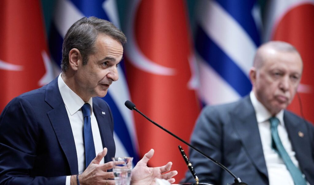 Mitsotakis Faces Double Pressure: Turkish Provocations and Opposition Attacks