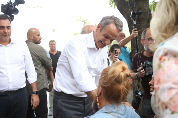 Mitsotakis: "The minimum wage will have exceeded €950 before the elections"