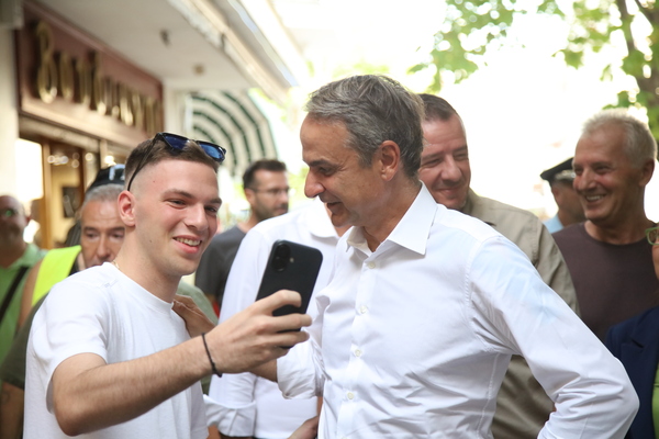 Mitsotakis: "The minimum wage will have exceeded €950 before the elections"