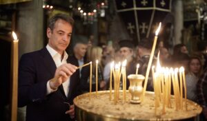 Mitsotakis attends Divine Liturgy in Chania for the Dormition of the Virgin Mary