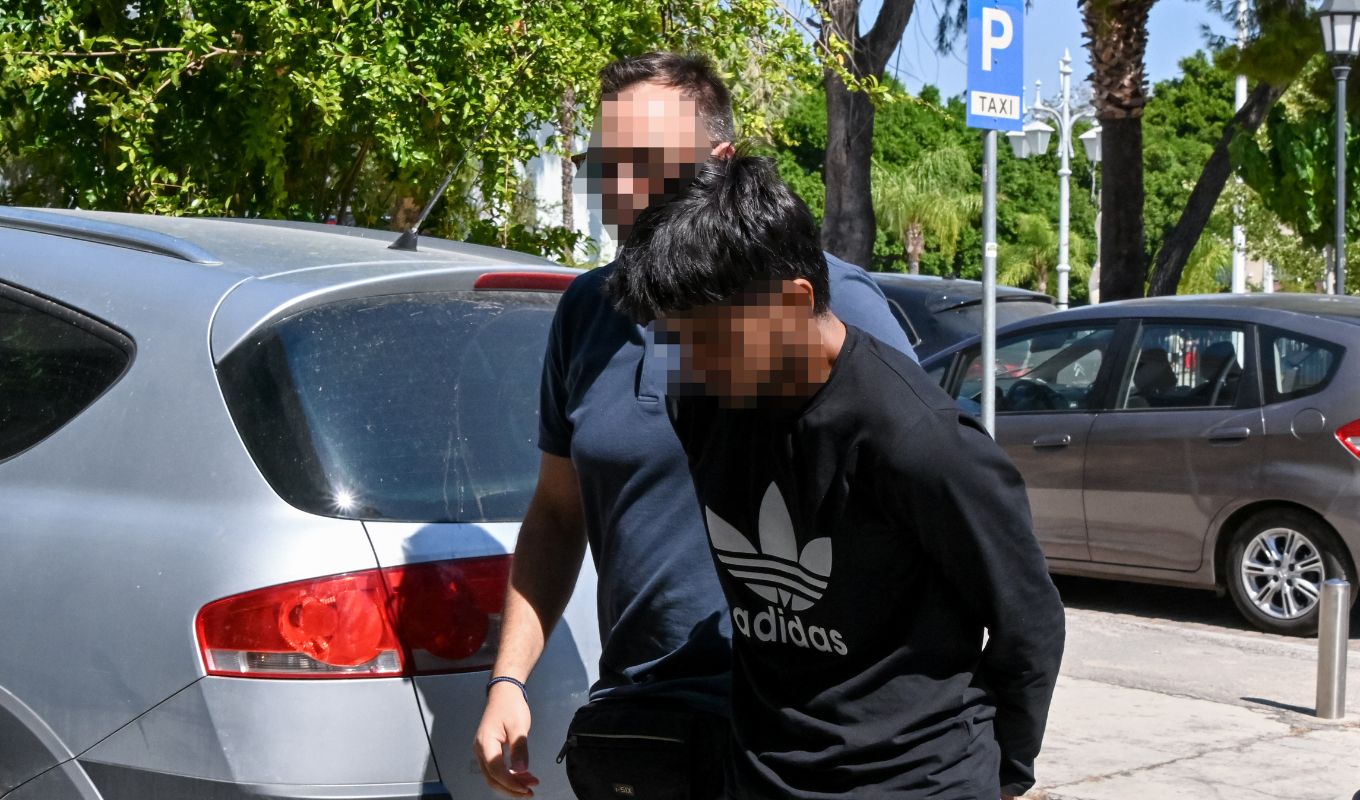 Nafplio: Angry scenes outside court as two Indian nationals accused of psychologist's murder face victim's relatives shouting 'murderers'