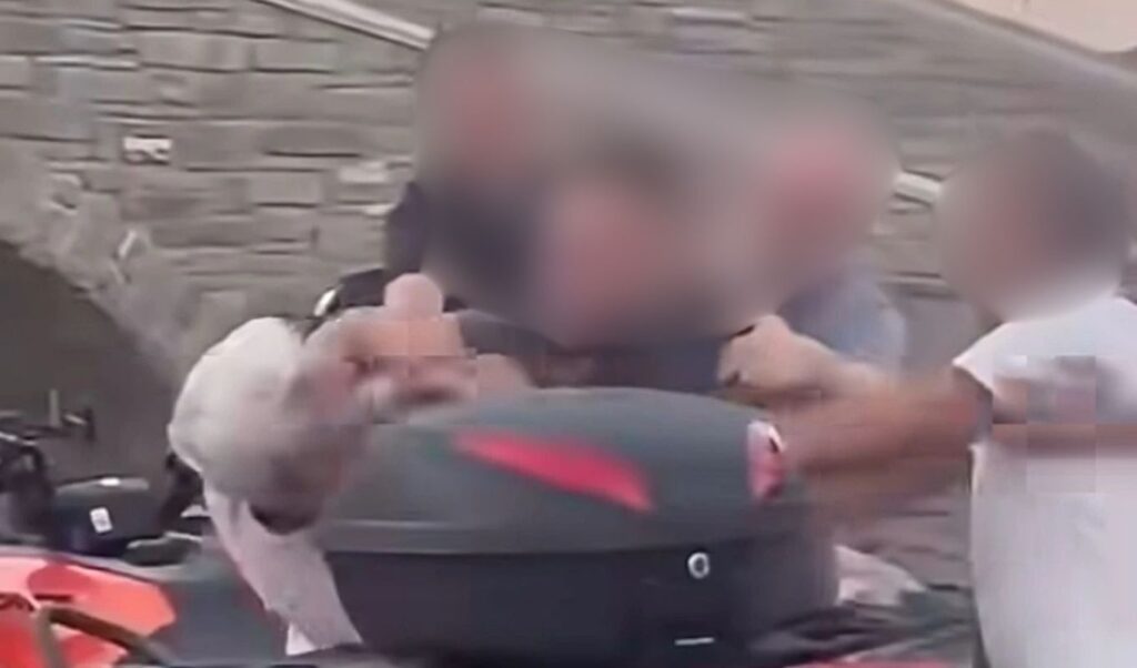 Paros taxi driver assault: “I regret it, but he hit me first”