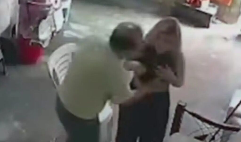 Peru Singer Groped by Bandleader During Rehearsal — Caught on Camera