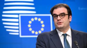 Greece saves €2.6bn through early debt repayment, finance ministry says