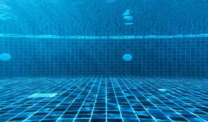 Paros beach bar pool drowning: Owner released as investigation continues