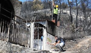 Salamina fire: 22 buildings inspected, five deemed unsafe