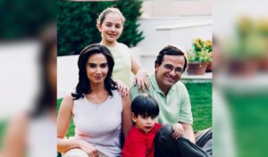 Kostas Samaras shares touching family photo in memory of his late sister