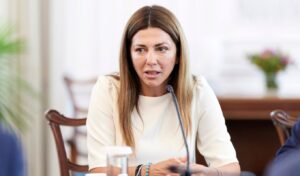 Greece to hire 30,000 substitute teachers by September 1st