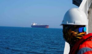 Strait of Hormuz: Explosion near oil tanker off Oman — no casualties reported