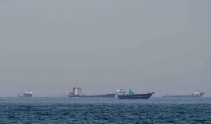 Strait of Hormuz: Iran’s new terms, reduced traffic, oil prices rise