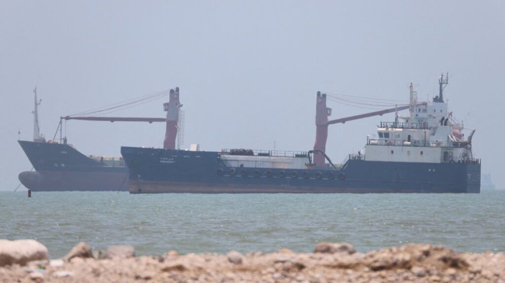Iran threatens to shut down Strait of Hormuz: “Not a drop of oil will pass”