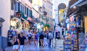 Bank of Greece: Travel receipts up 14.8% in first half of 2026