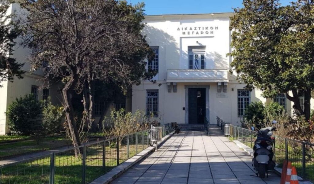 Volos man threatens father over gambling debt in domestic violence case