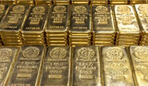 Gold surges past $4,700: What’s driving the new rally