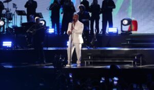 Antonis Remos bids farewell to Mazwanakis on stage: “George, you left too soon”