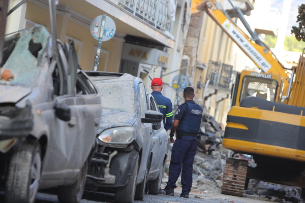 Athens Plaka explosion: Anxiety over six missing persons