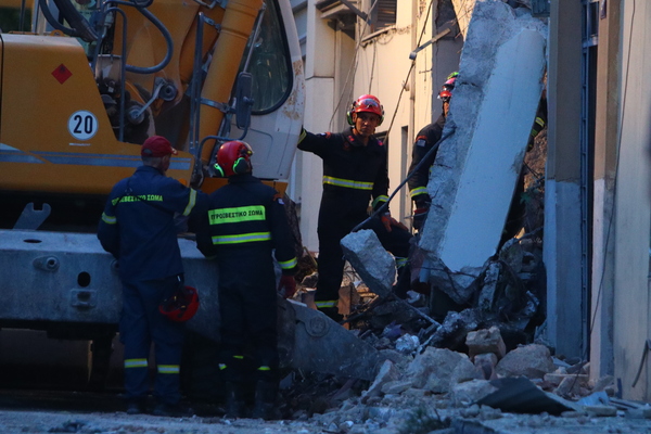 Athens Plaka explosion: Anxiety over six missing persons