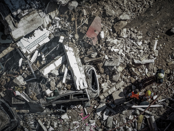 Athens Plaka explosion: Anxiety over six missing persons