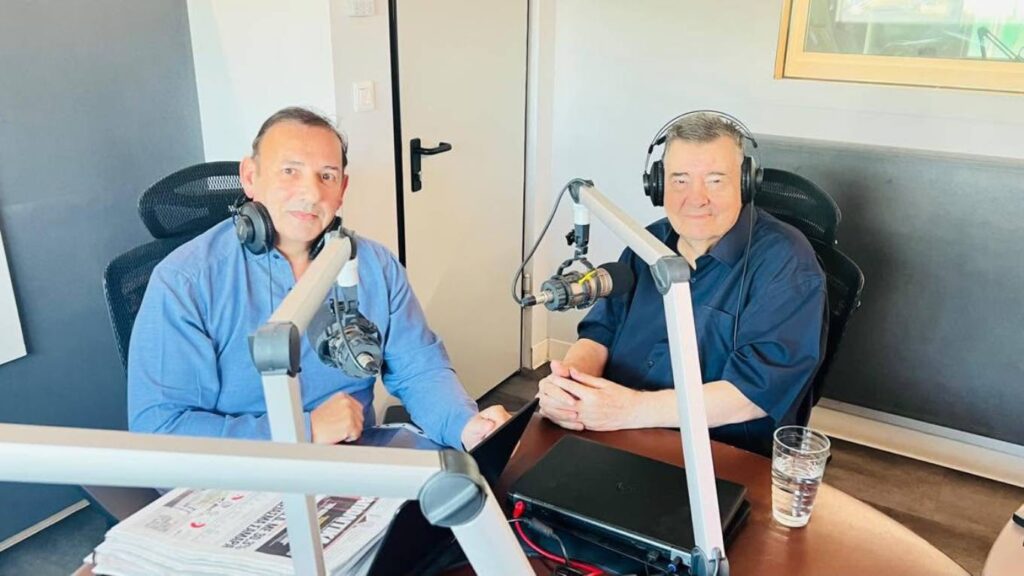 Karatzaferis Calls Samaras a “Traitor” in Explosive Radio Attack