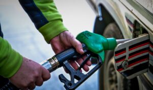 Greece’s 5-Point Fuel Plan: Price Cuts, Profit Caps & EU Pressure
