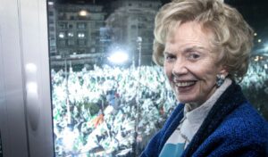 Margarita Papandreou: Cremated to Dolly Parton songs, ashes to be scattered in the Aegean