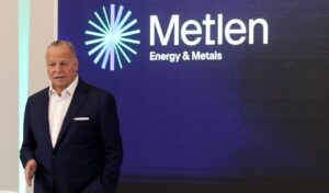 Metlen and Petronas sign long-term LNG supply deal