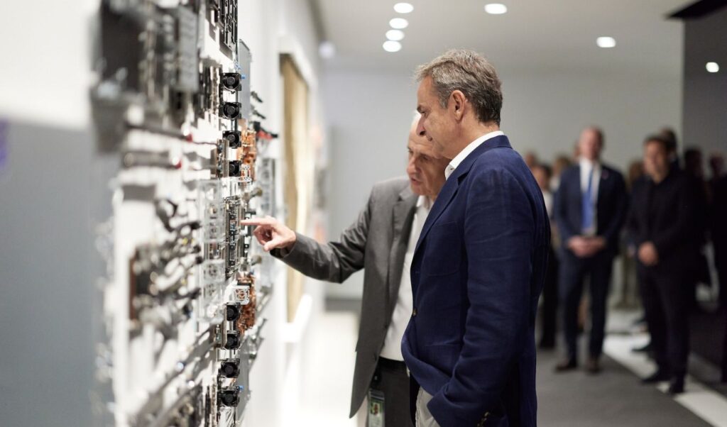 Mitsotakis lands data center deals: Major US banks eye Greece