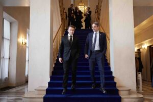 Greece-Cyprus-Israel Power Cable: Mitsotakis and Macron to Meet Wednesday in Paris