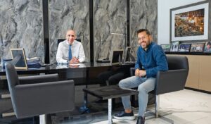 Bratakos to Parapolitika: “The government must listen to the market”