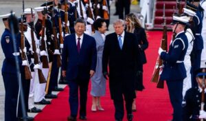 Xi Jinping arrives in the US for a 3-day visit, welcomed personally by Trump