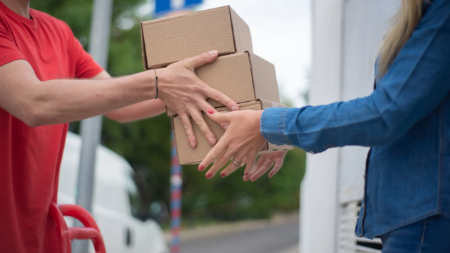 Greece Drops Courier Cash-on-Delivery Ban After Market Backlash