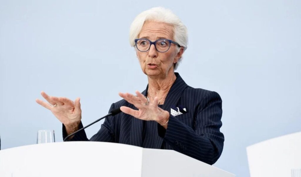 ECB holds rates steady as Lagarde announces early resignation