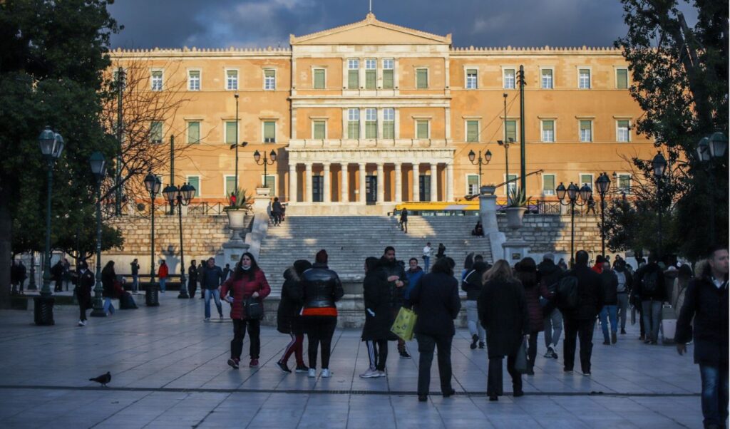 Greece’s New Tax Bill: Child savings, tax deductions & tax-free tips up to €6,000