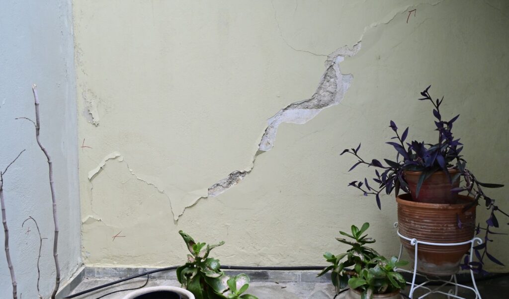 Kypseli residents demand answers over metro tunnel damage and earthquake safety fears