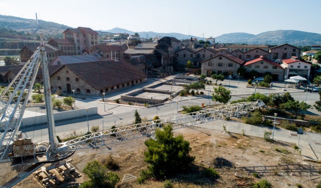 Lavrio: 32-year-old stabs ex-partner and her boyfriend after breaking in with sledgehammer