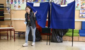The ballot of two generations: How Mitsotakis wins older voters but loses the youth