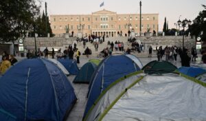 Greece grinds to a halt: student protests demand affordable housing and free education