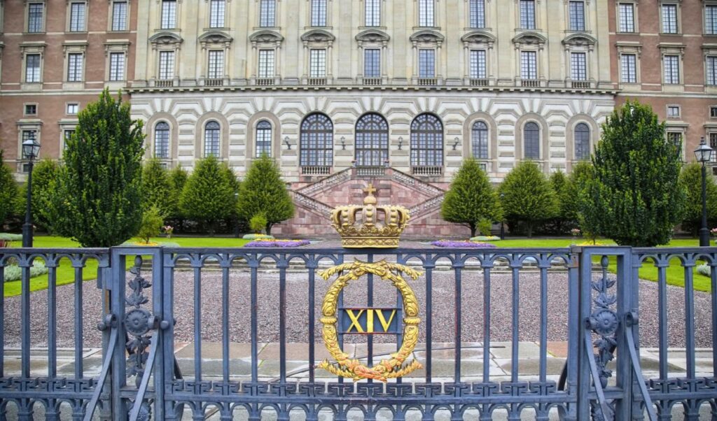 Armed man shot by police outside Stockholm Royal Palace