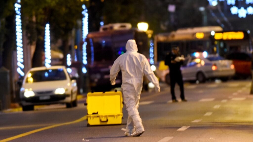 Grenade scare in Athens: Bomb squad deployed after suspicious object thrown outside café