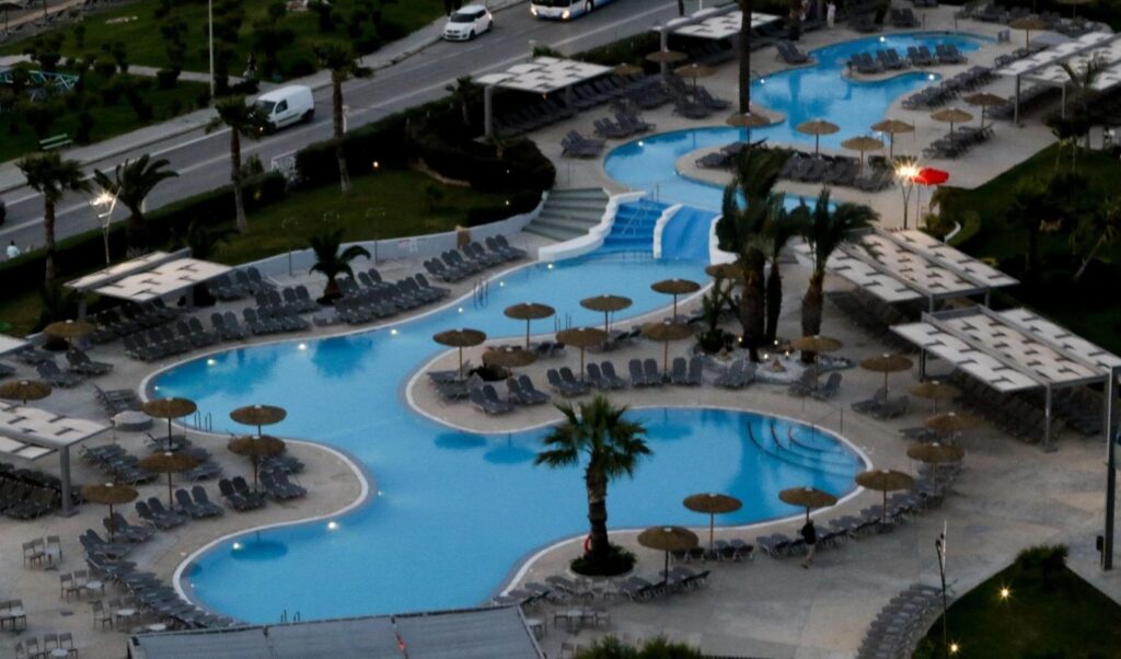Greek Hotels Hit 86.2% Occupancy in August with €189 Average Room Rate